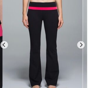 Lululemon ‘Groove’ Pants - Black/Boom Juice - Size 6